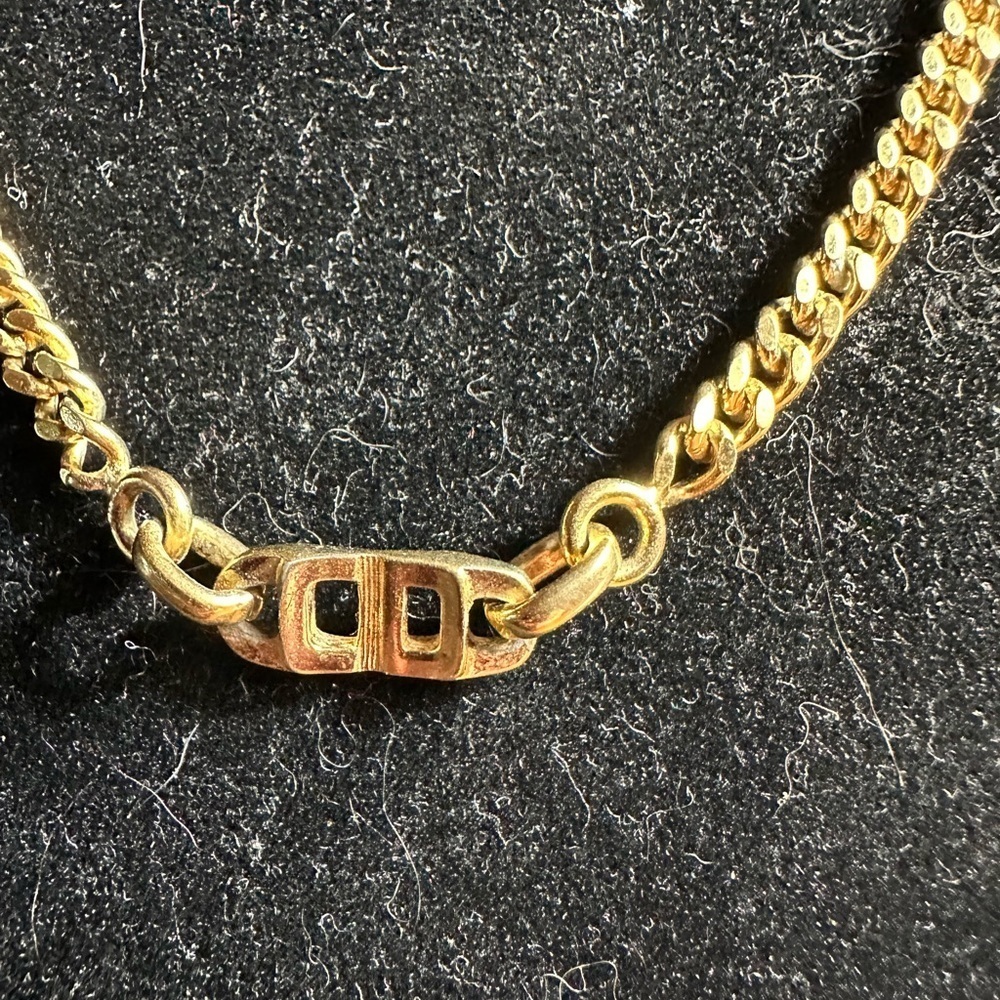 Dior Luxurious Gold Chain Necklace - Picture 2 of 5